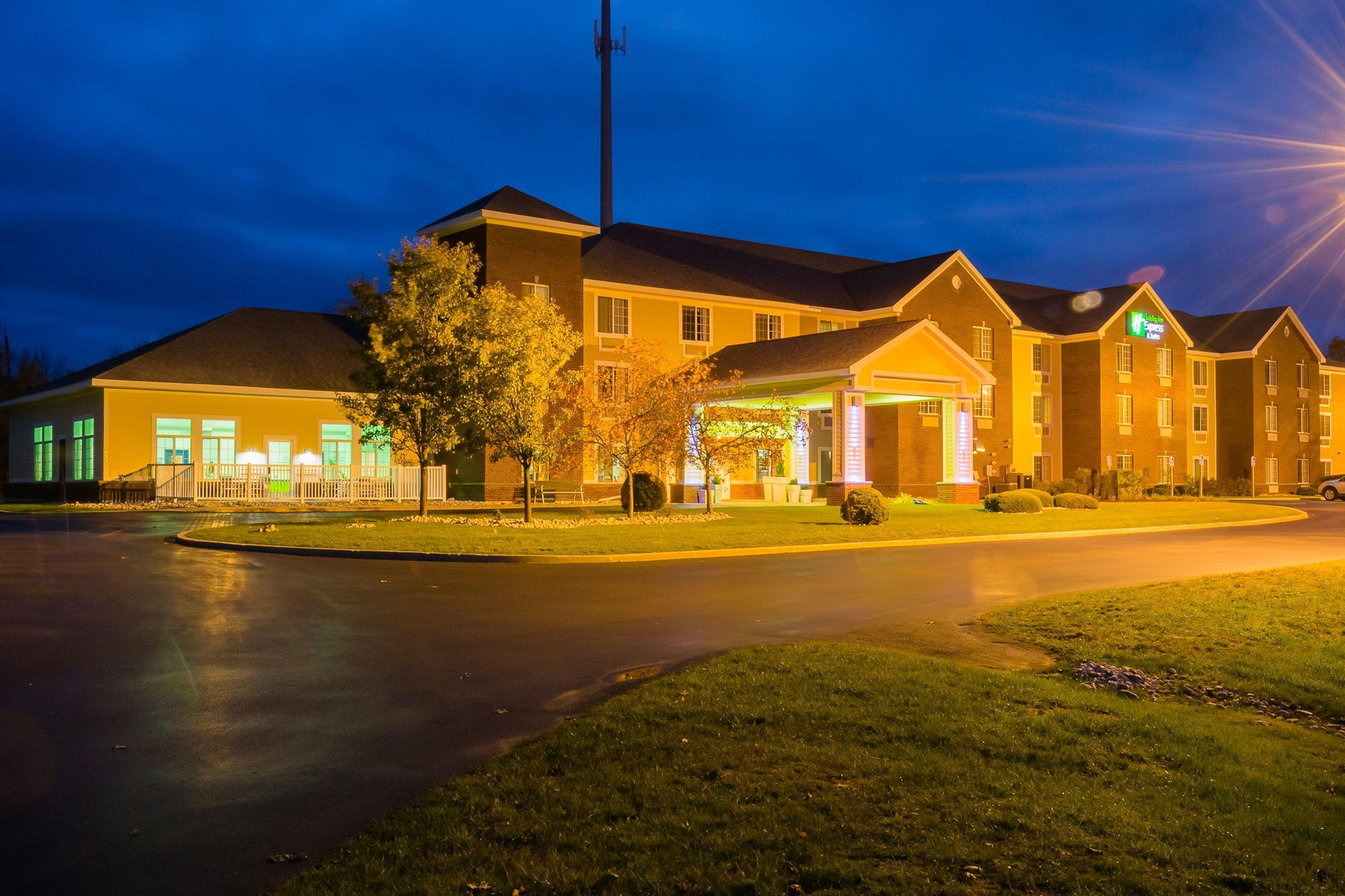 Holiday Inn Express Hotel & Suites Acme-Traverse City By Ihg Exteriör bild