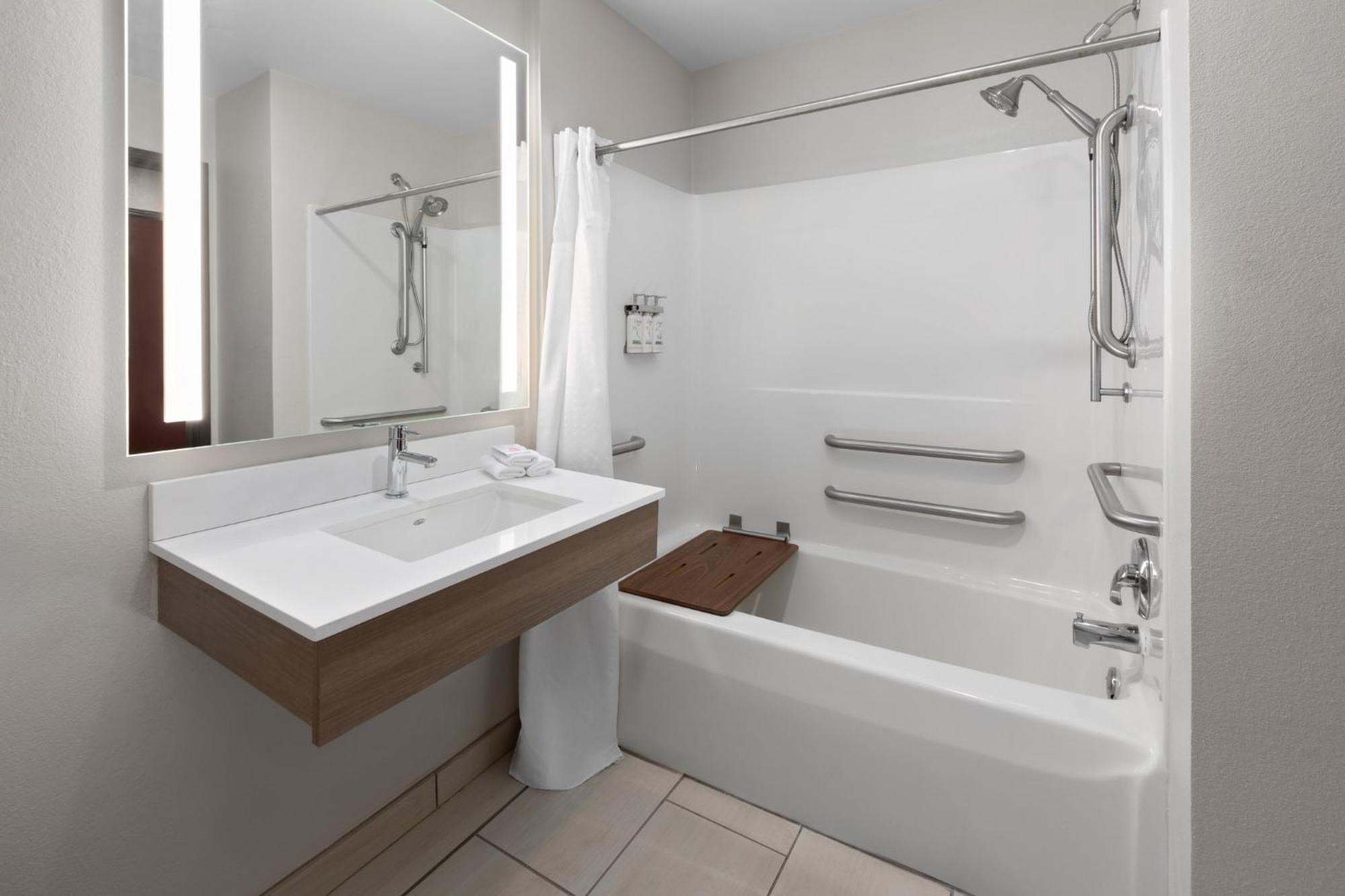 Holiday Inn Express Hotel & Suites Acme-Traverse City By Ihg Exteriör bild